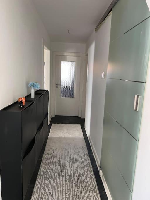 Gesamte Wohnung Mit Parkplatz Halstenbek Buitenkant foto